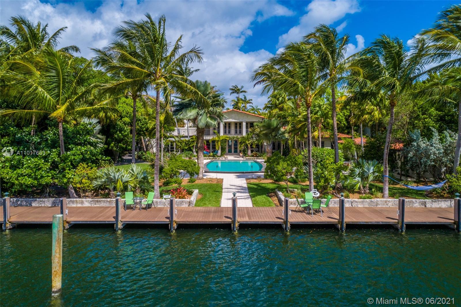 HOLLYWOOD LAKES - Residential