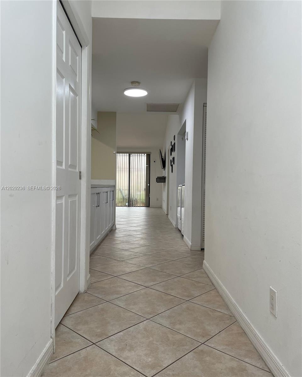 PEMBROKE LAKES SECTION SE - Residential Lease