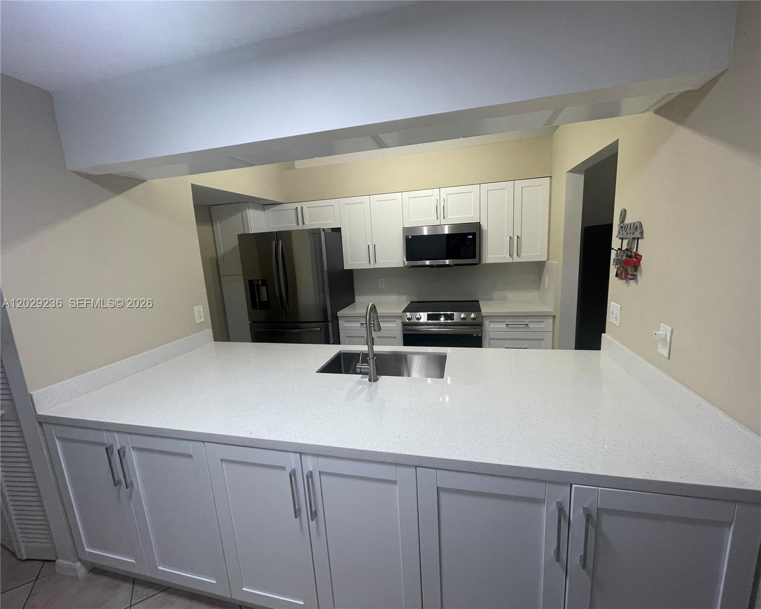 PEMBROKE LAKES SECTION SE - Residential Lease