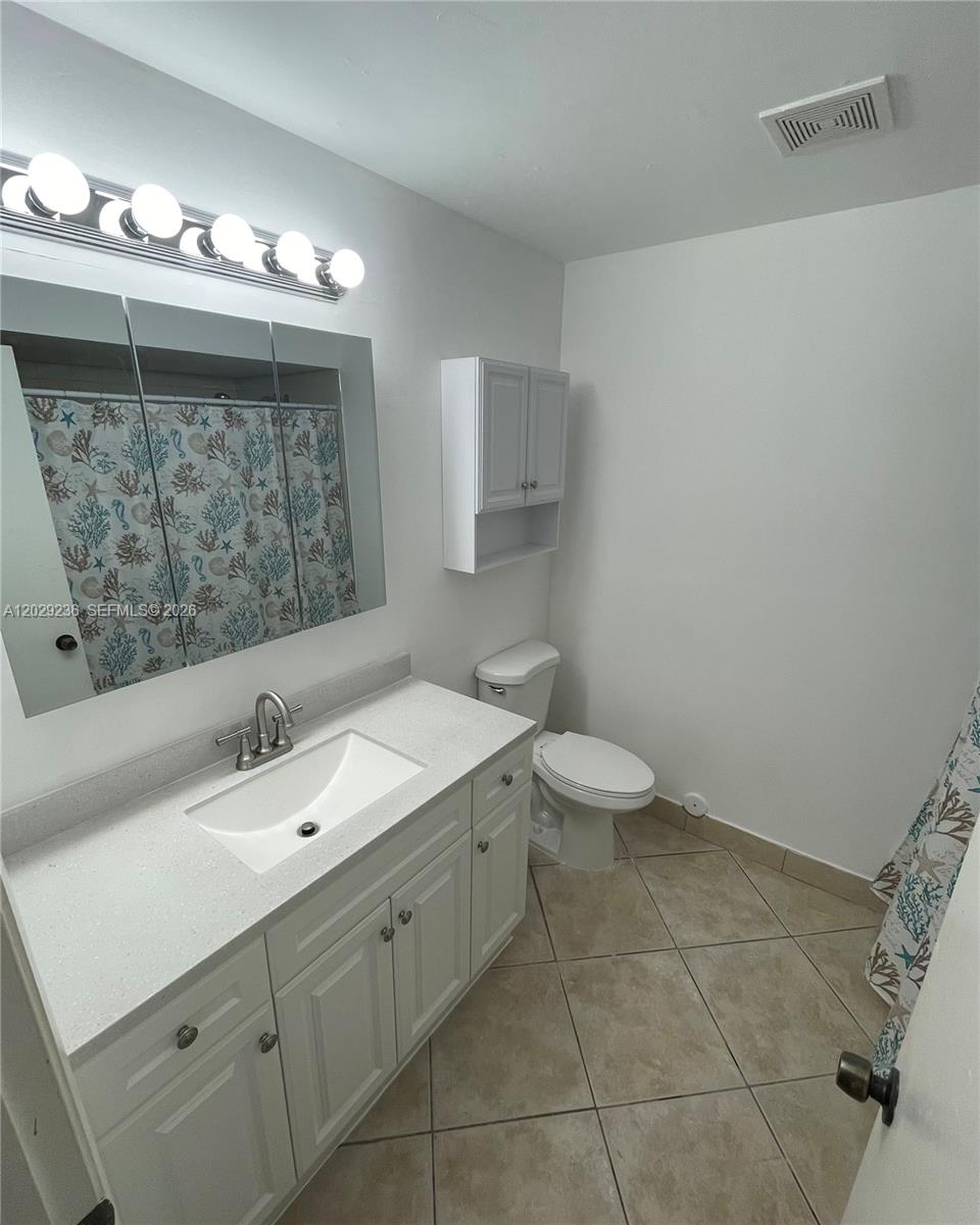 PEMBROKE LAKES SECTION SE - Residential Lease