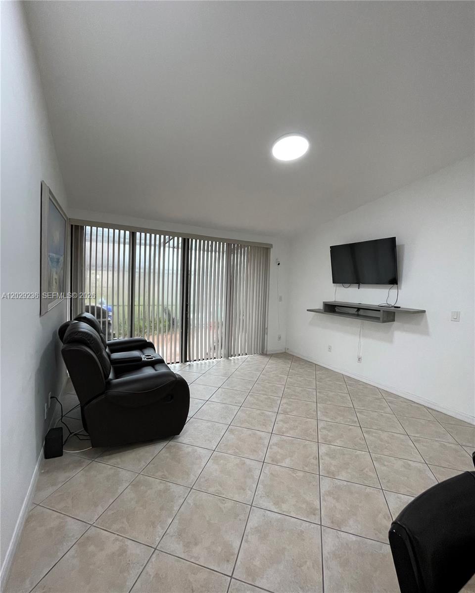 PEMBROKE LAKES SECTION SE - Residential Lease