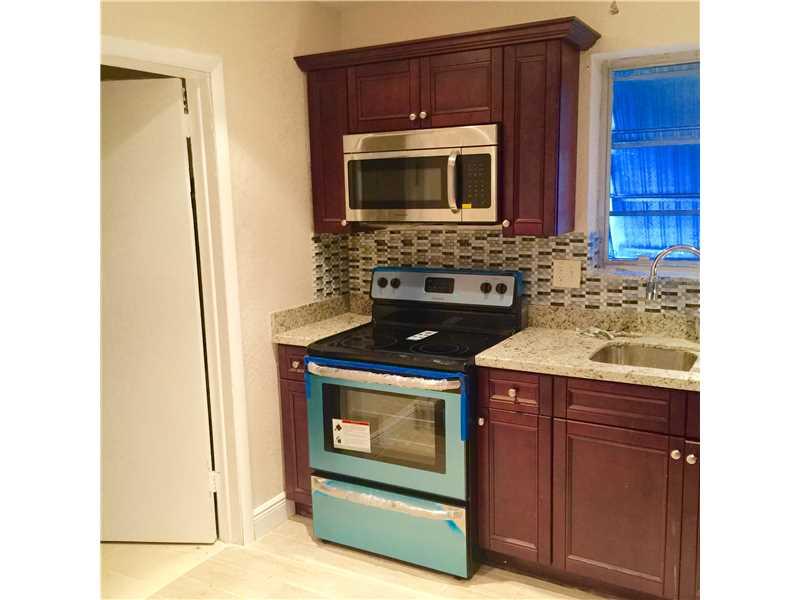 LAUDERDALE LAKES WEST GAT - Residential