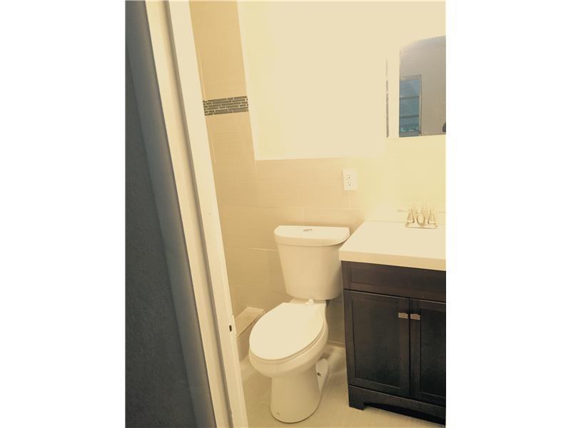 LAUDERDALE LAKES WEST GAT - Residential