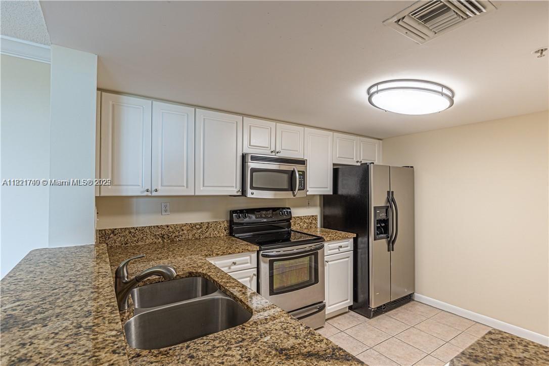 LAS OLAS BY THE RIVER CON - Residential Lease