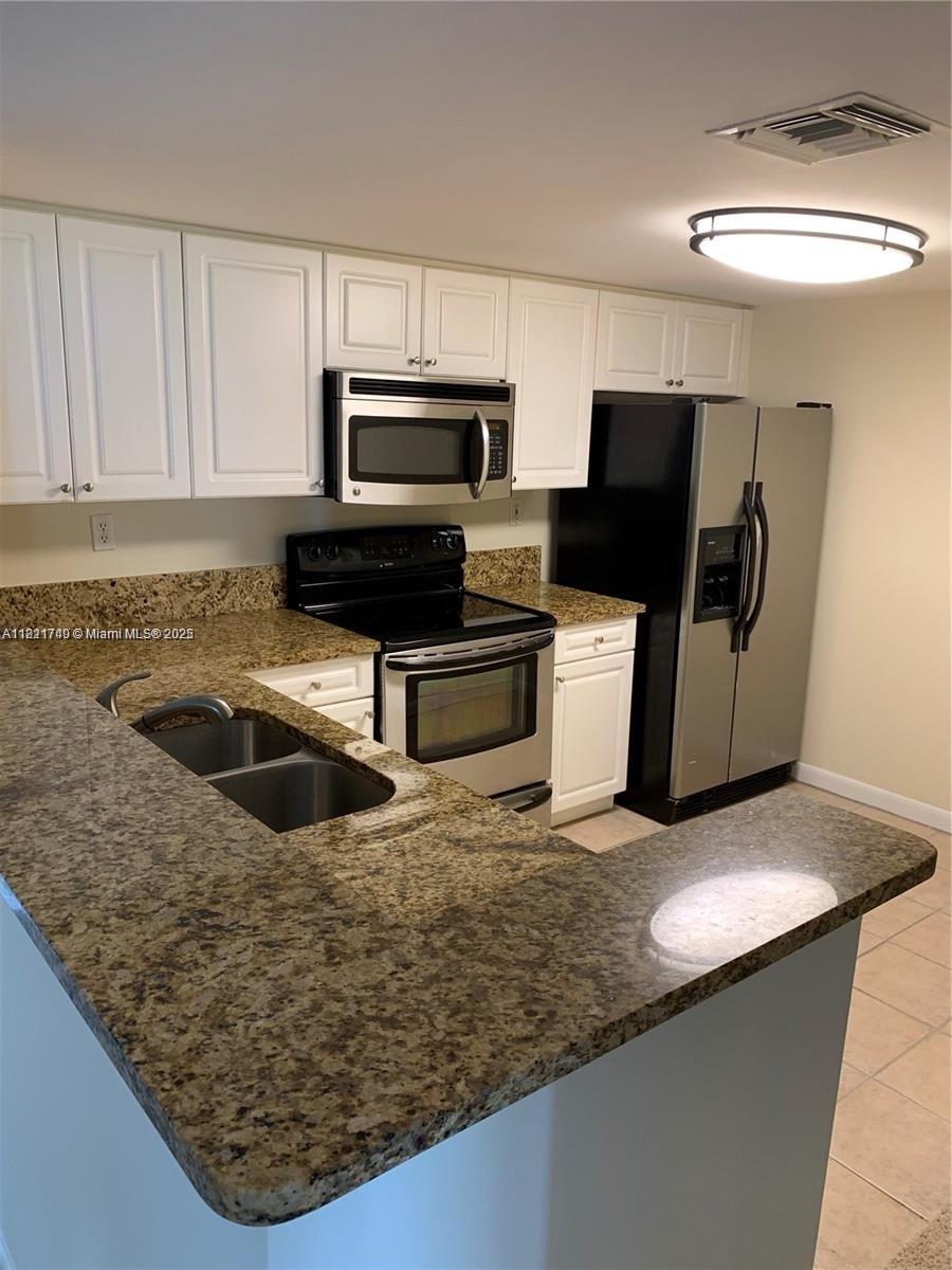 LAS OLAS BY THE RIVER CON - Residential Lease