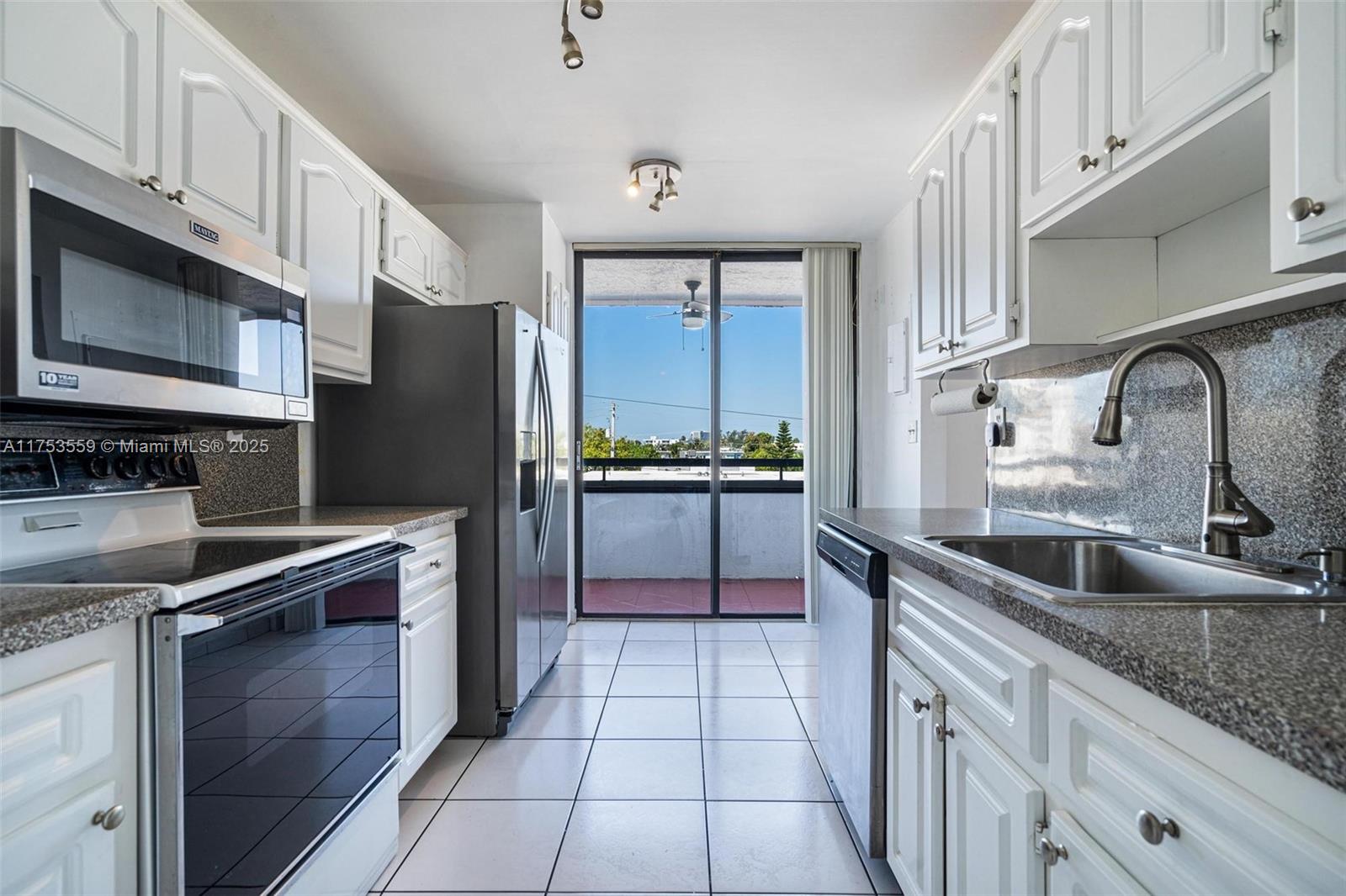 PARKVIEW PLAZA CONDO - Residential