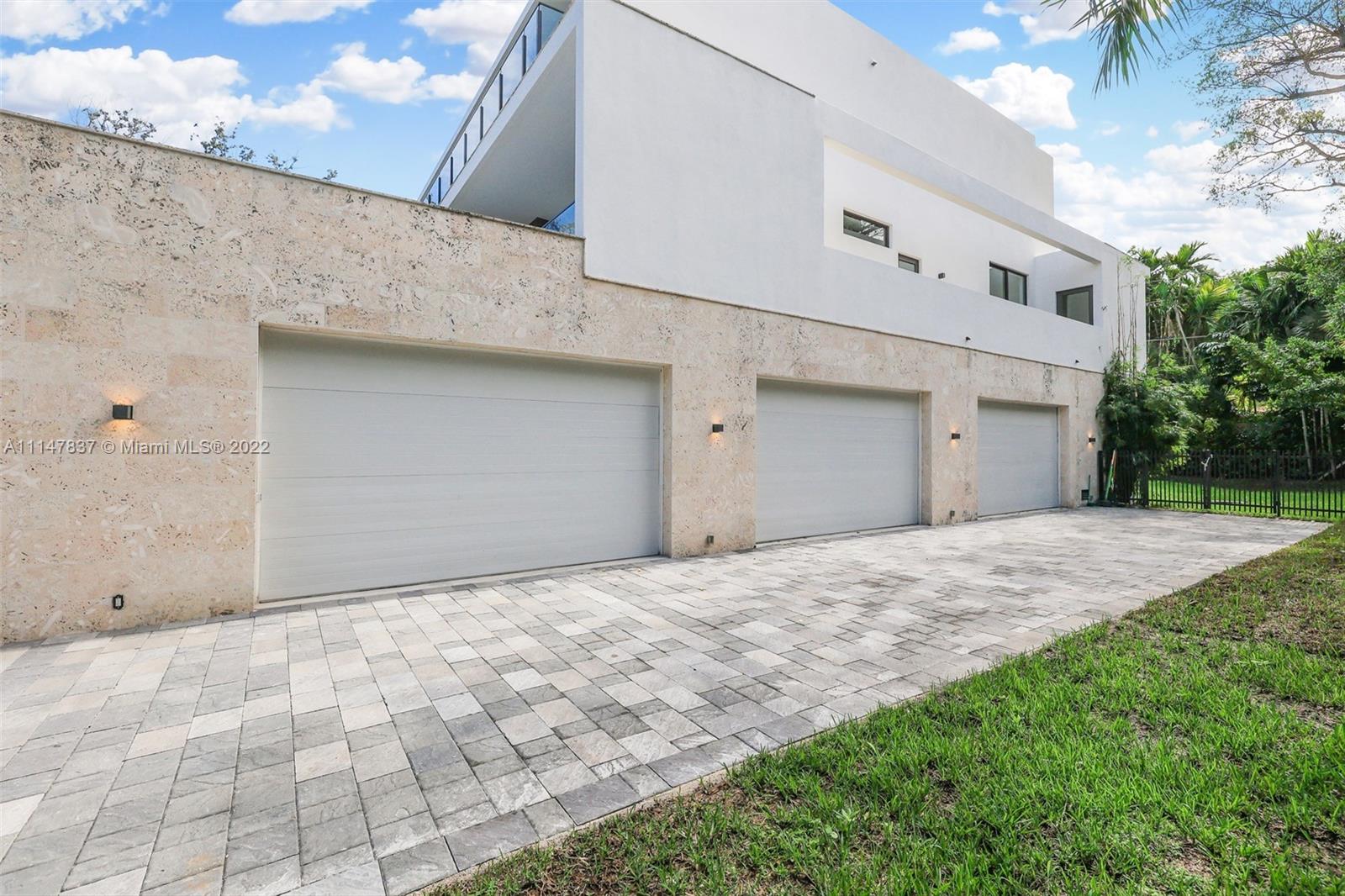 ENTRADA - Residential