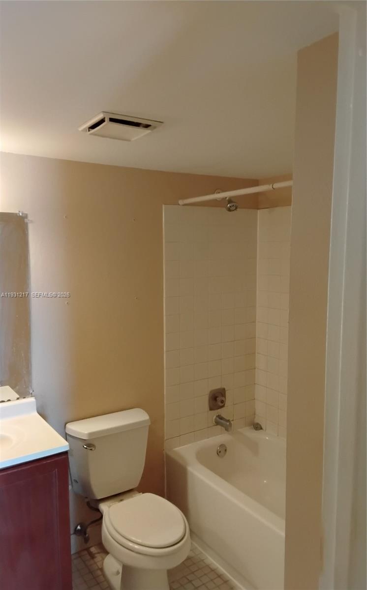 HAMPTON COURT CONDO - Residential