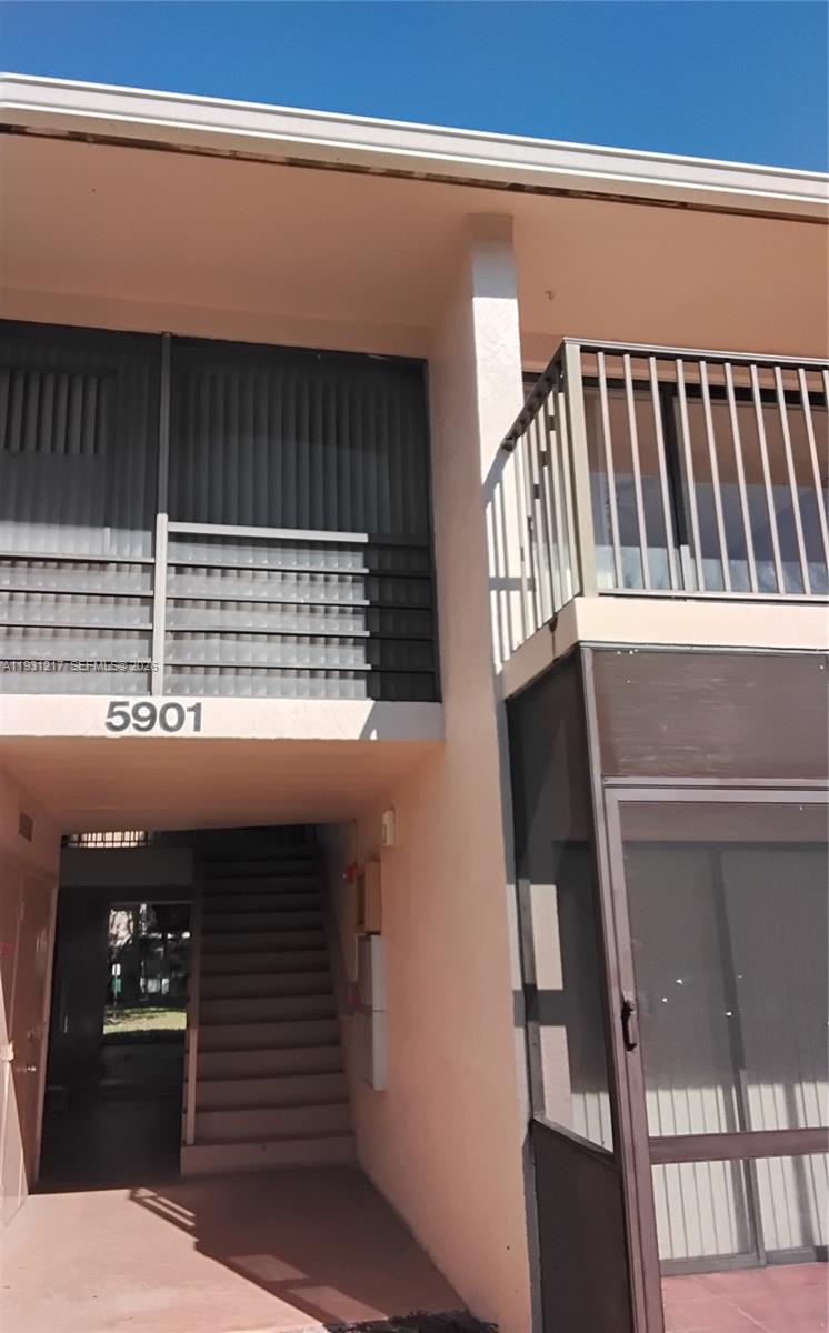 HAMPTON COURT CONDO - Residential