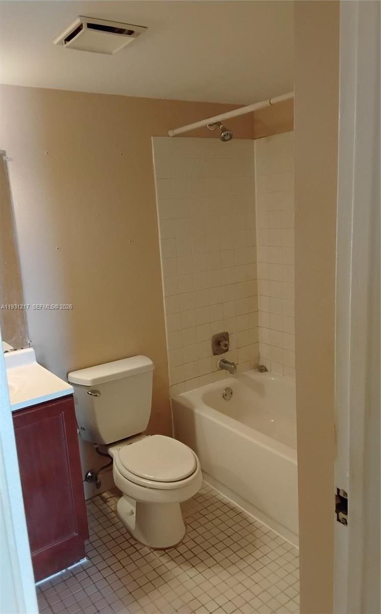 HAMPTON COURT CONDO - Residential