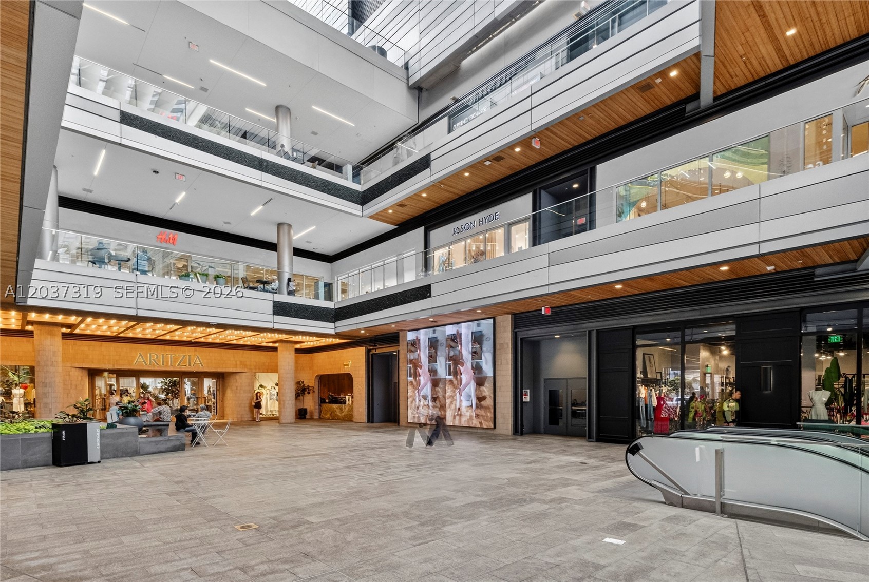 REACH CONDO - Residential
