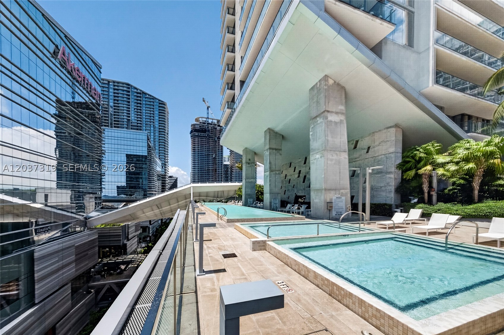 REACH CONDO - Residential