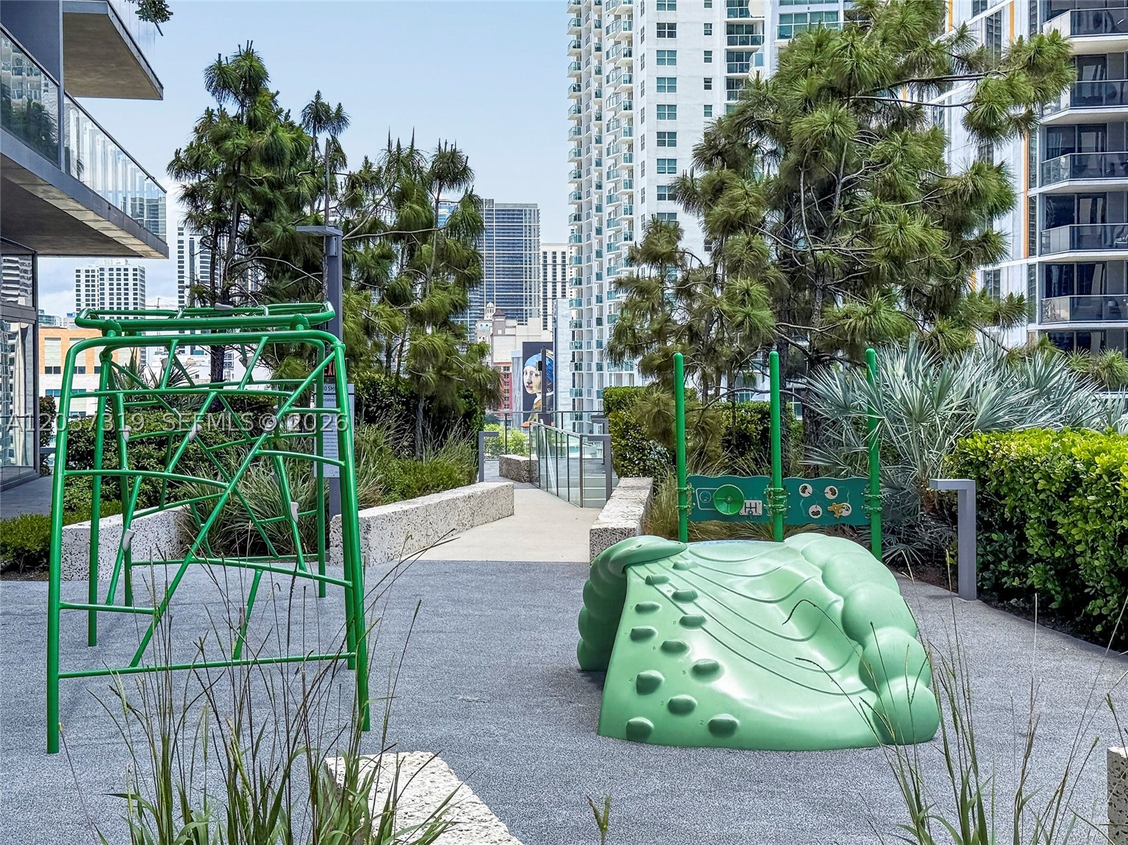 REACH CONDO - Residential