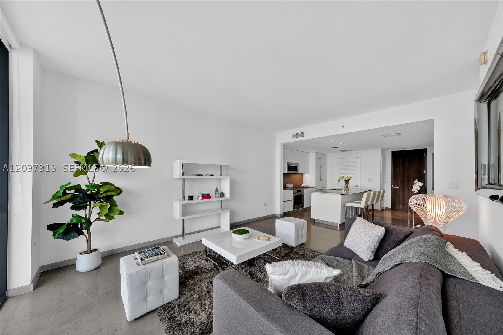 REACH CONDO - Residential