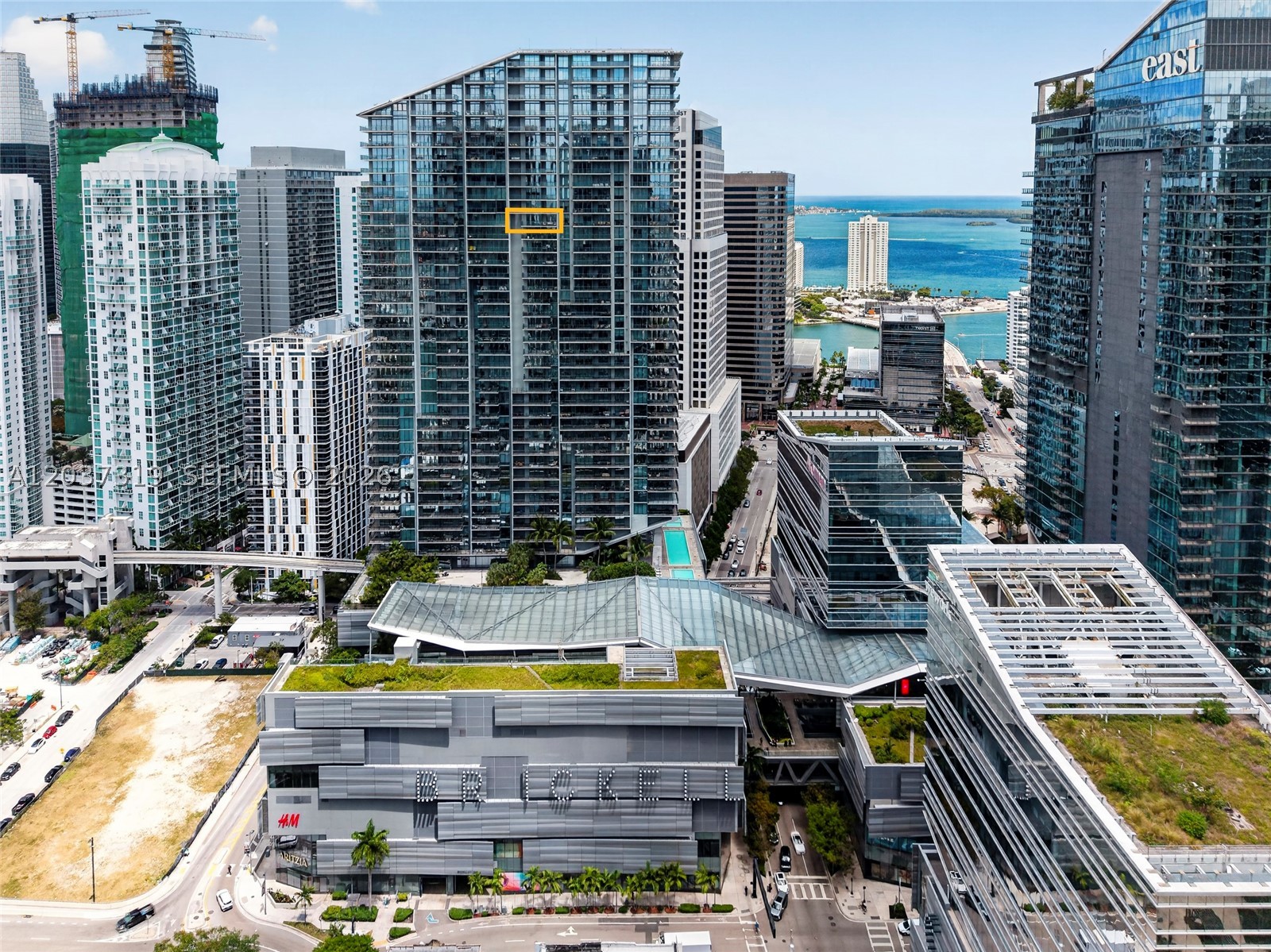 REACH CONDO - Residential