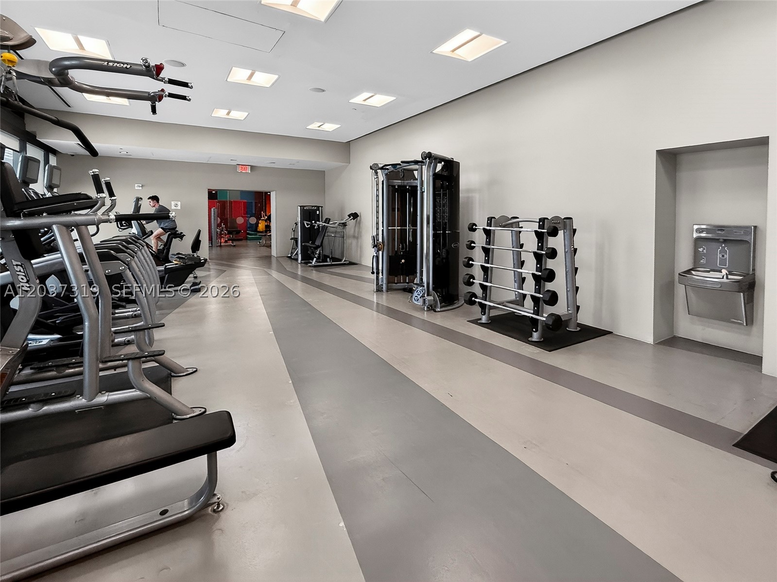 REACH CONDO - Residential