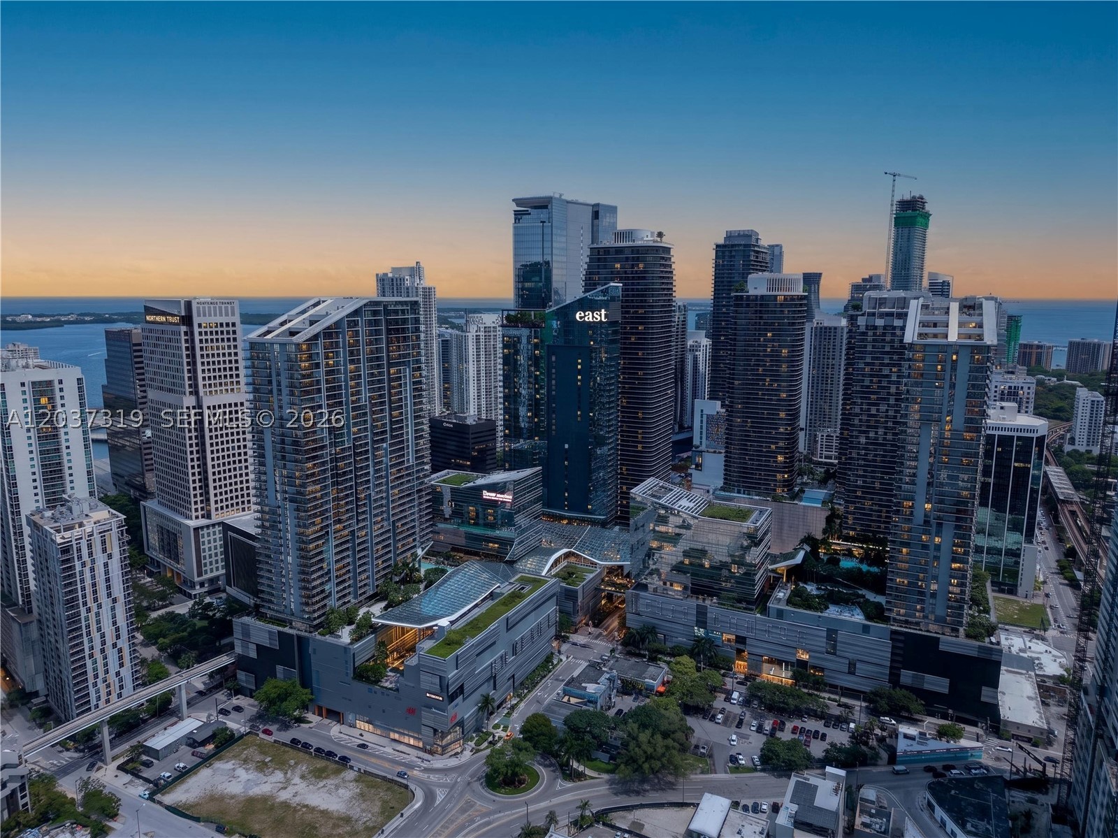 REACH CONDO - Residential