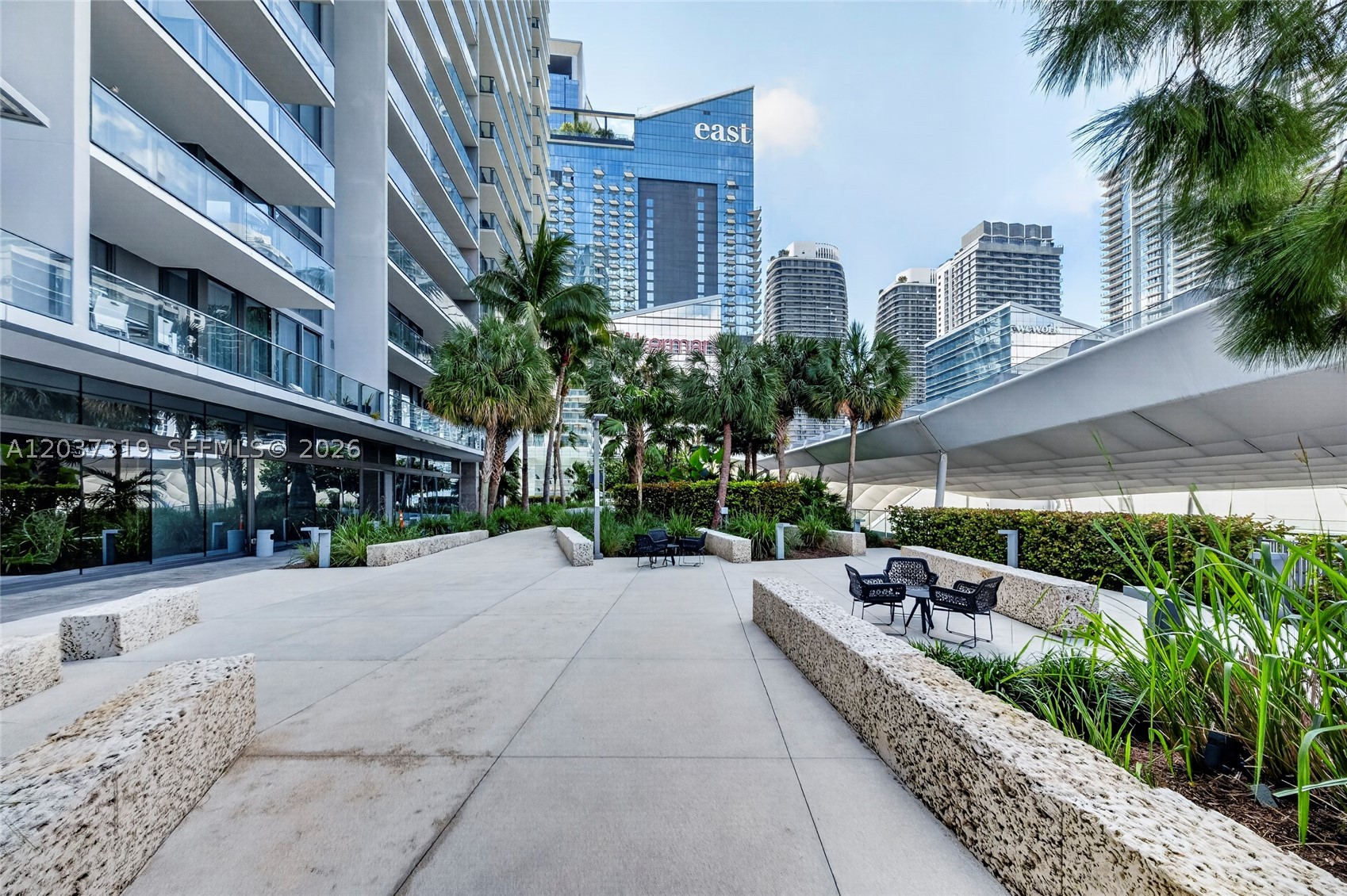 REACH CONDO - Residential