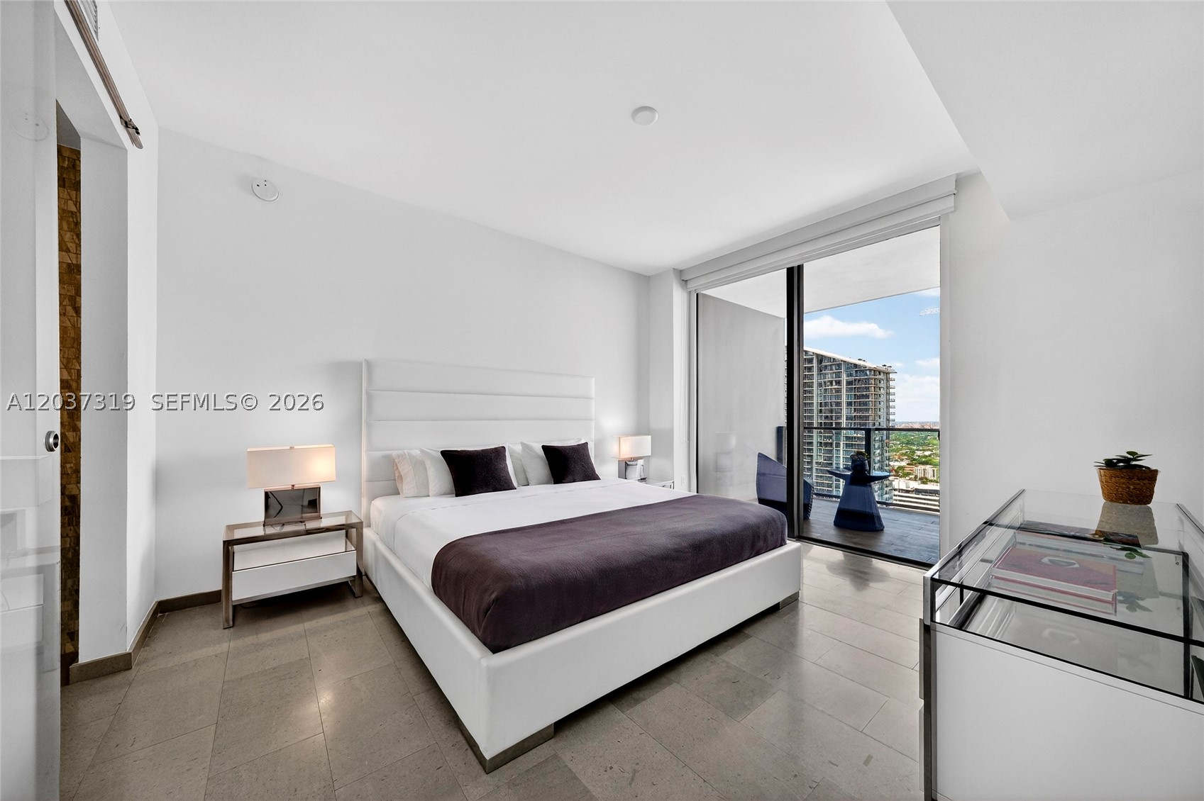 REACH CONDO - Residential