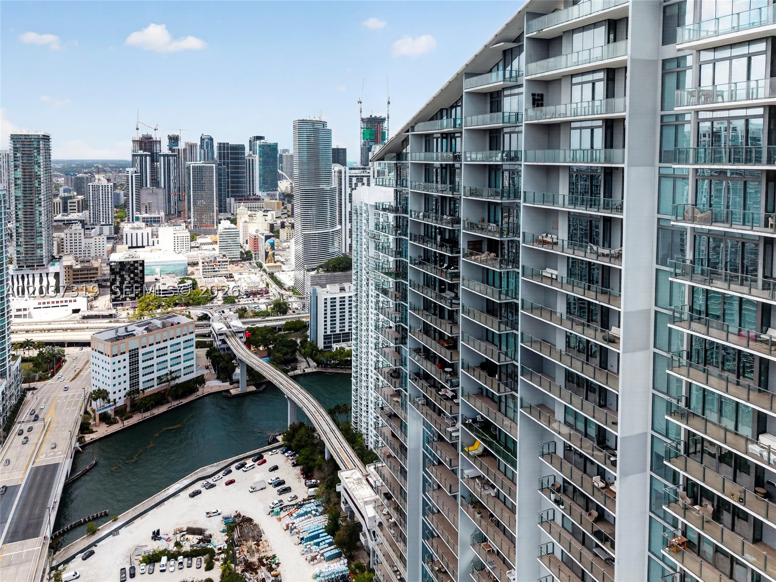 REACH CONDO - Residential