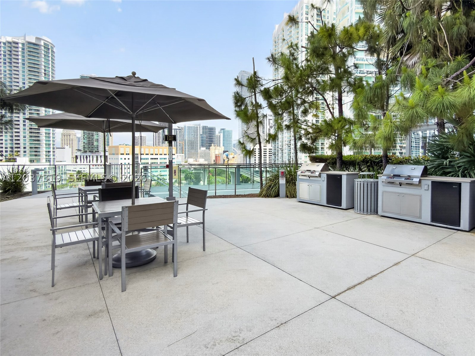 REACH CONDO - Residential