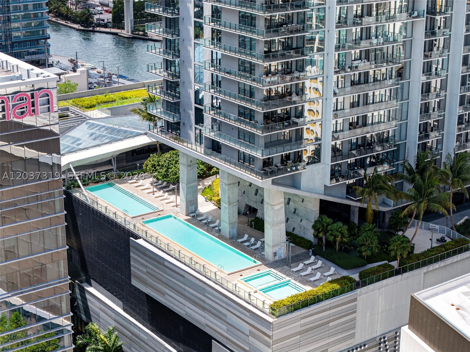 REACH CONDO - Residential