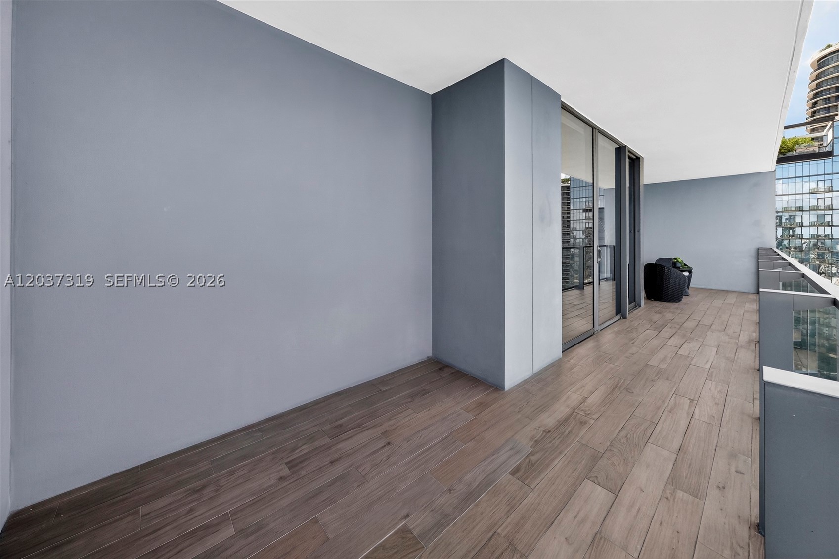 REACH CONDO - Residential