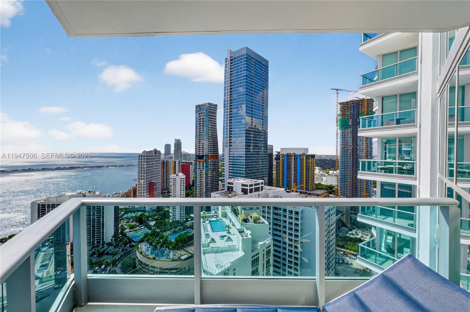 JADE RESIDENCES - Residential