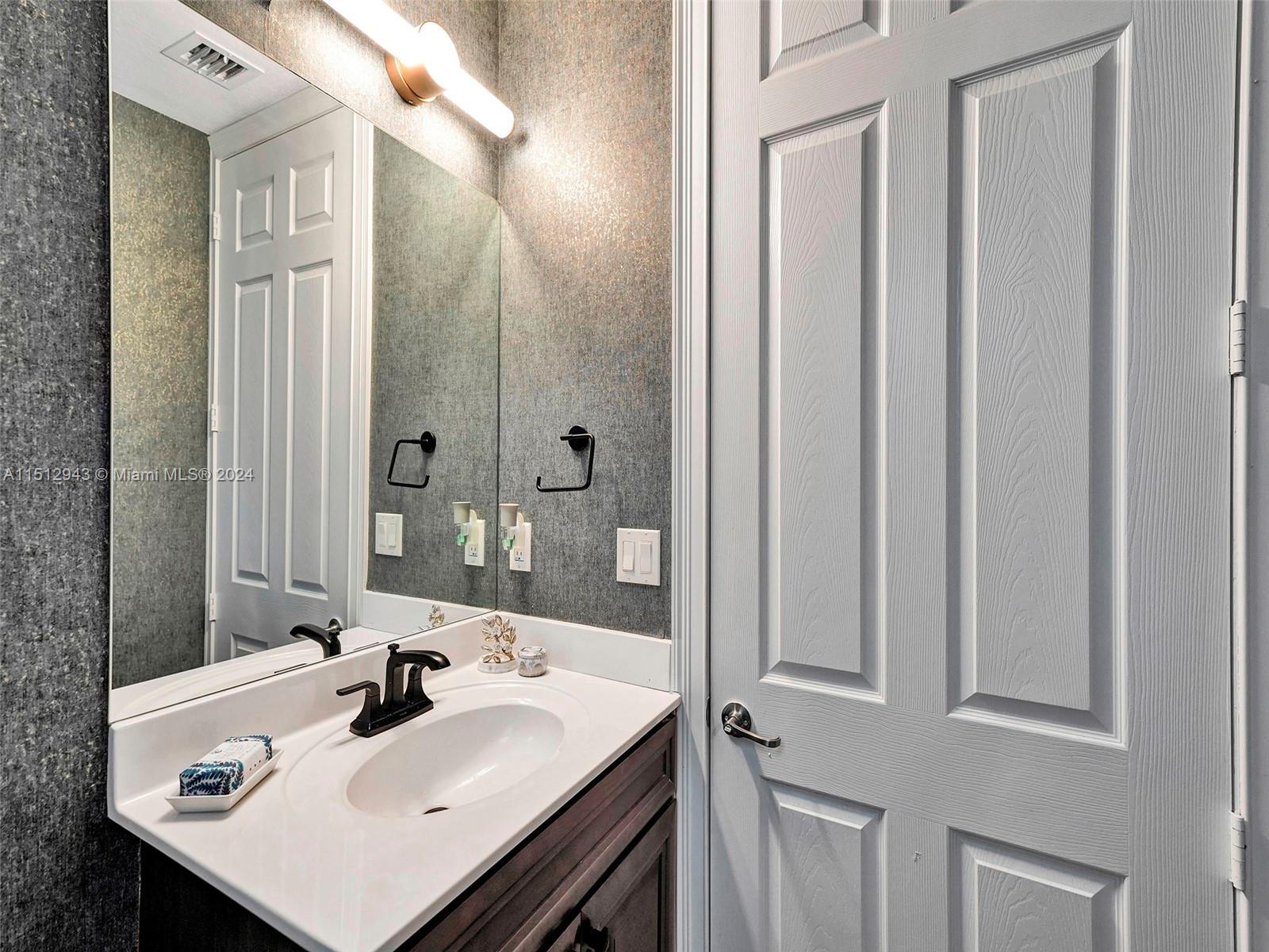 GRAND BAY NORTH - Residential Lease