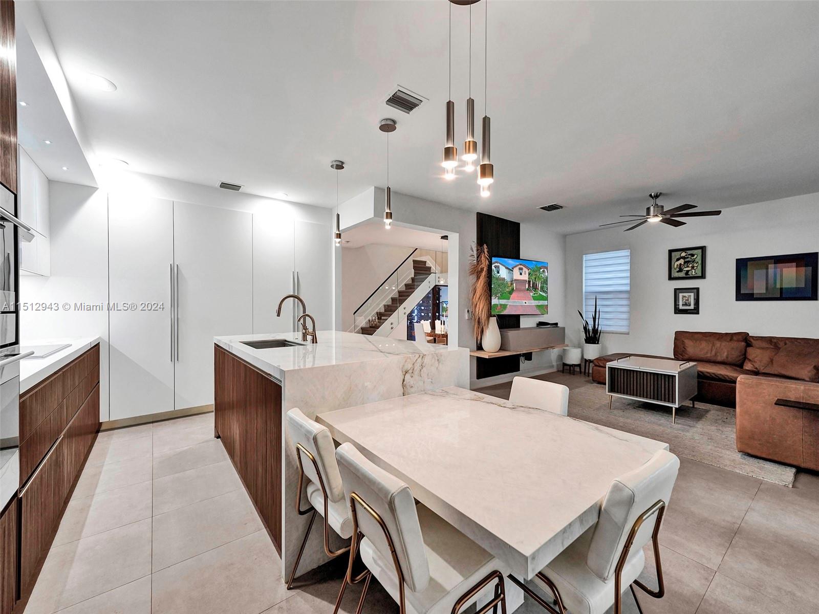 GRAND BAY NORTH - Residential Lease