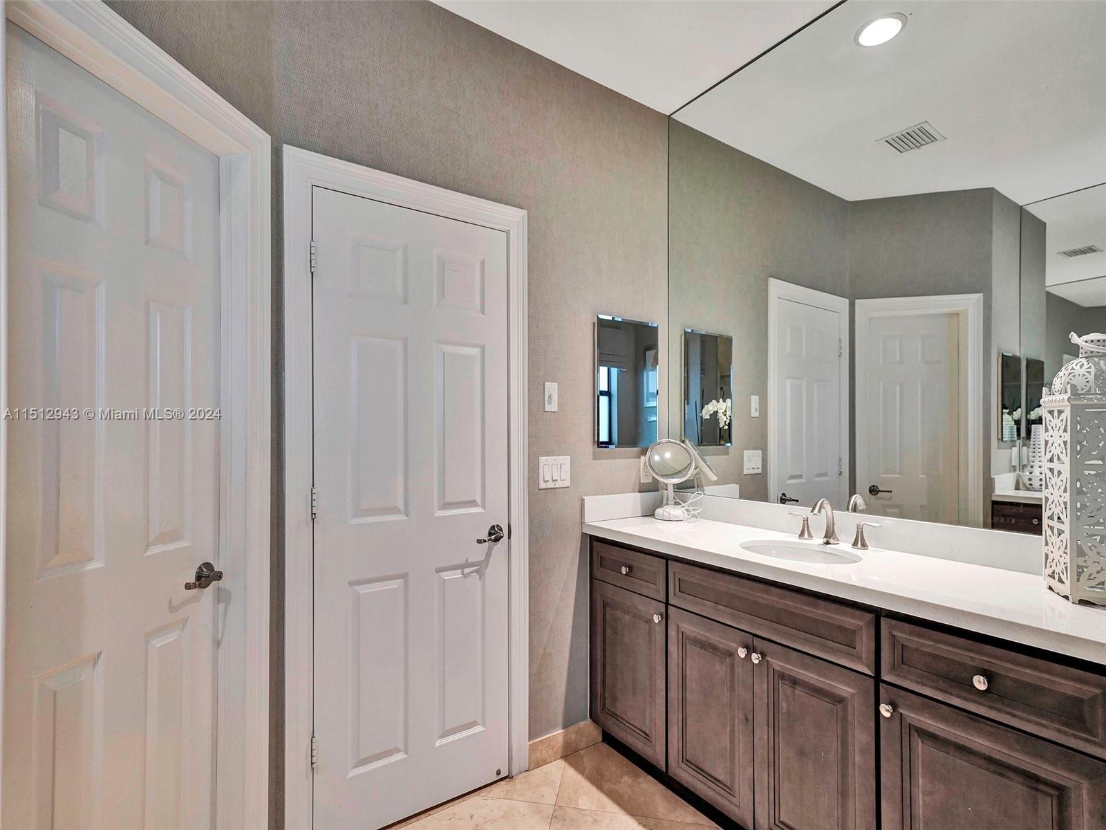 GRAND BAY NORTH - Residential Lease