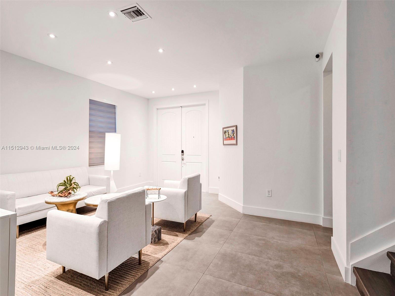 GRAND BAY NORTH - Residential Lease