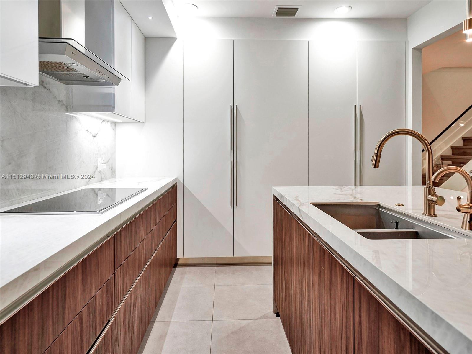 GRAND BAY NORTH - Residential Lease