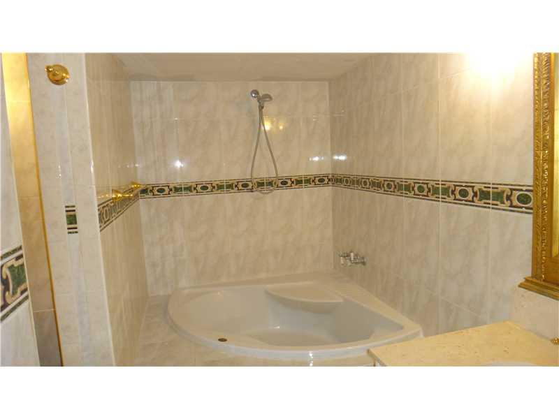 VENETIA CONDO - Residential Lease