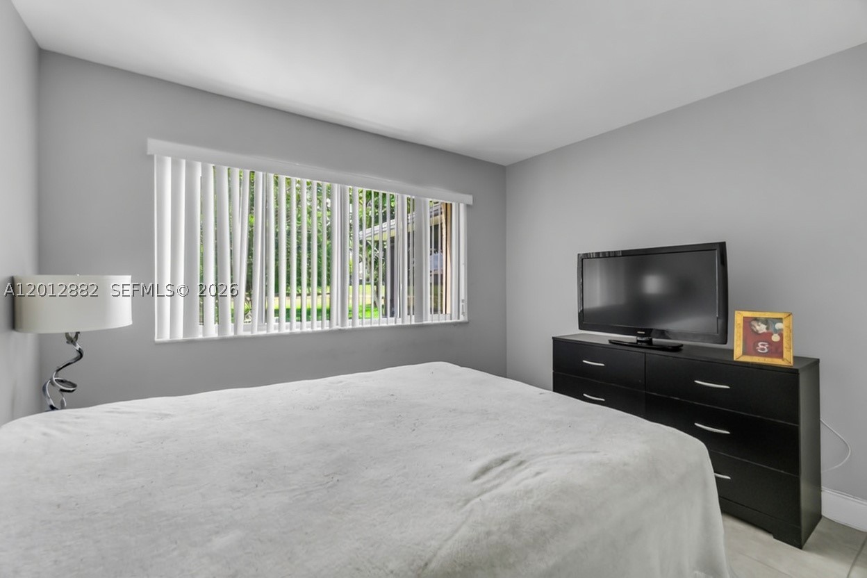 SPYGLASS CONDOMINIUM 1 - Residential