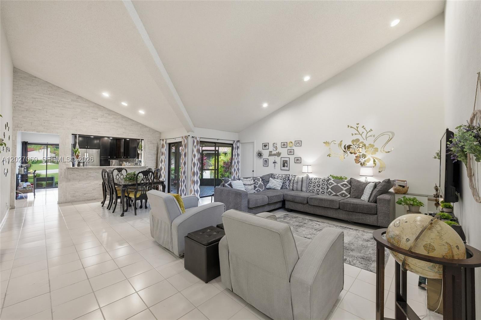 PINES AT WOODMONT II CONDO - Residential