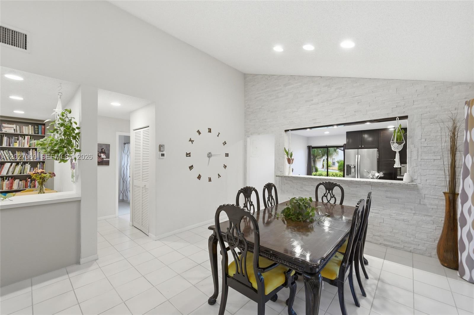 PINES AT WOODMONT II CONDO - Residential