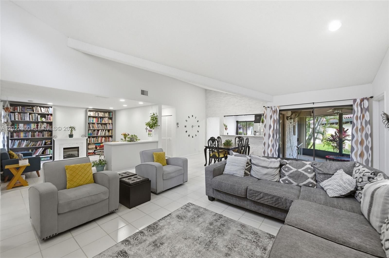 PINES AT WOODMONT II CONDO - Residential