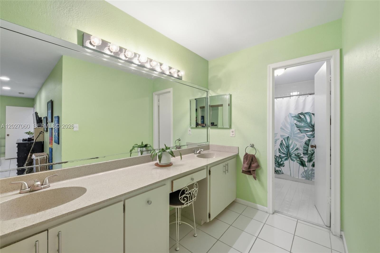 PINES AT WOODMONT II CONDO - Residential