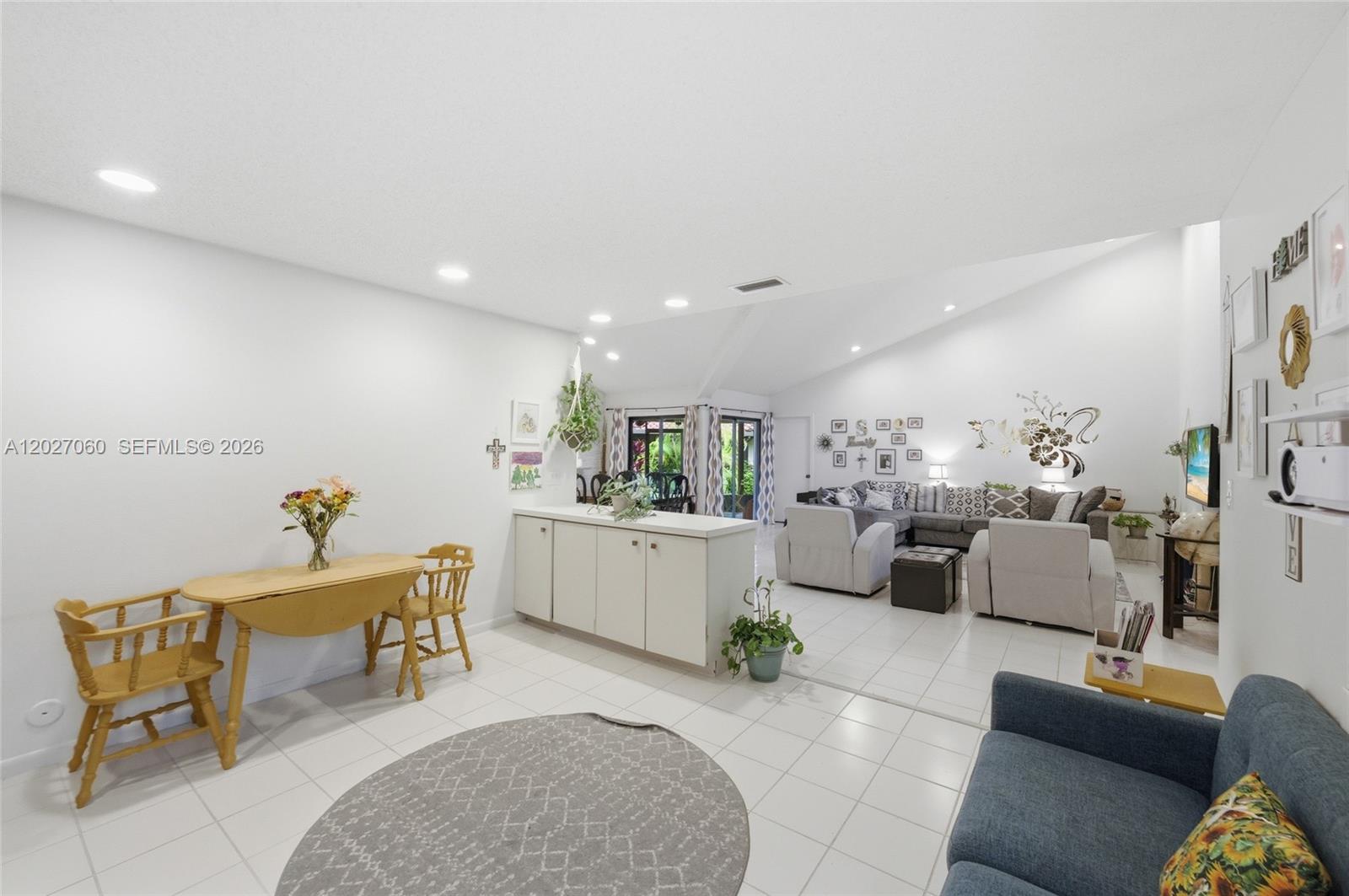 PINES AT WOODMONT II CONDO - Residential