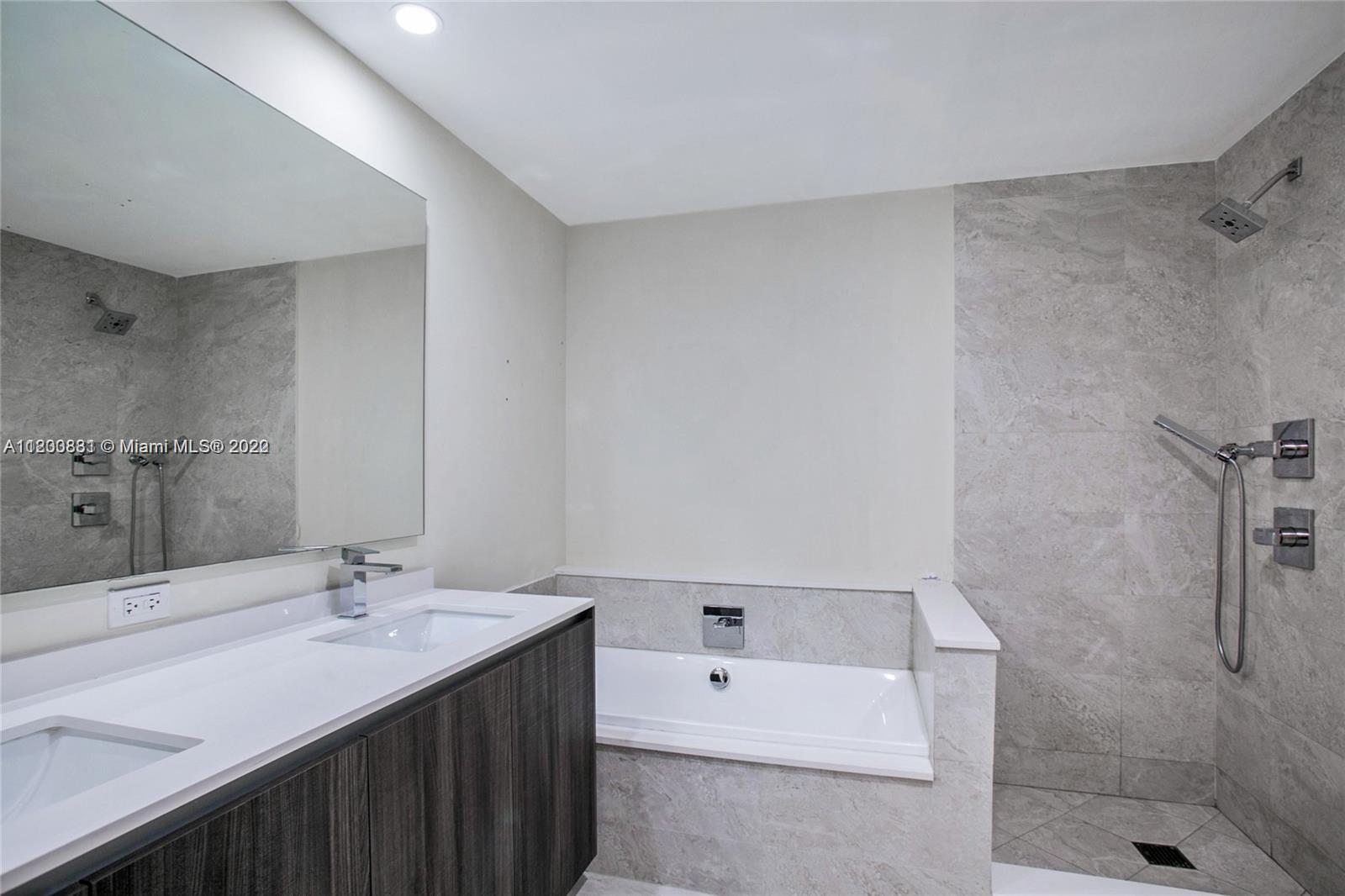ARIA ON THE BAY CONDO - Residential