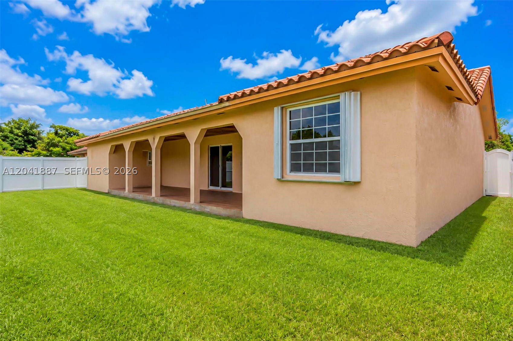 COUNTRY LAKE MANORS SEC 3 - Residential