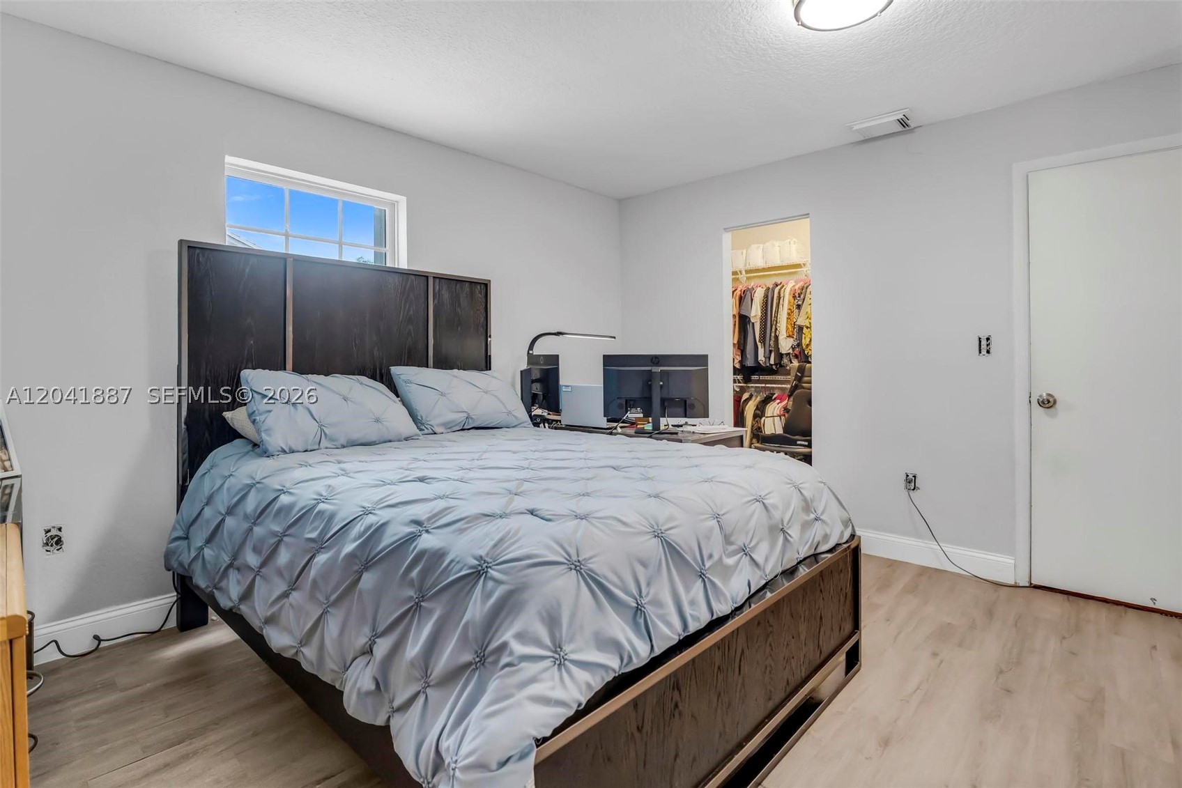 COUNTRY LAKE MANORS SEC 3 - Residential