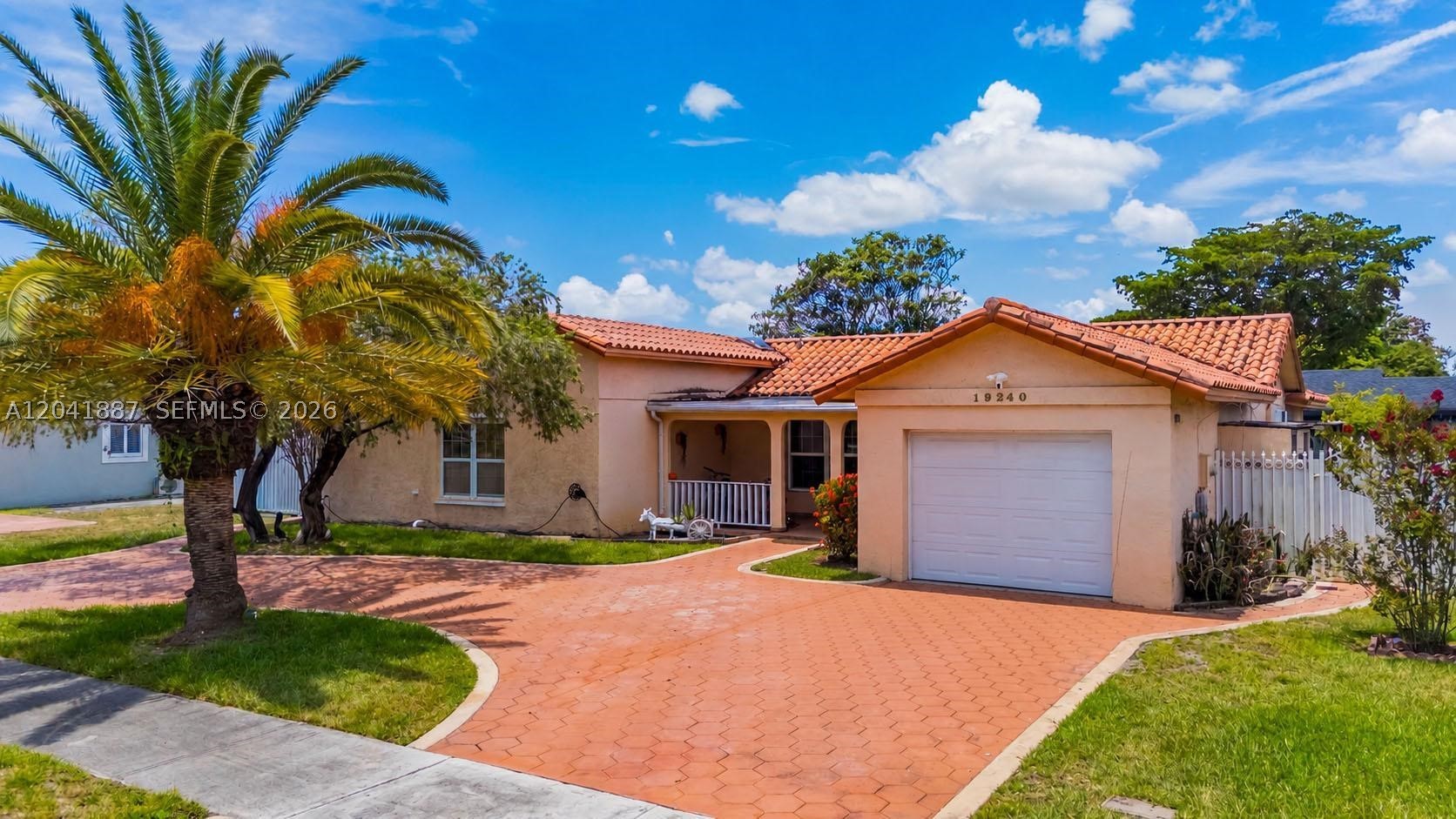 COUNTRY LAKE MANORS SEC 3 - Residential
