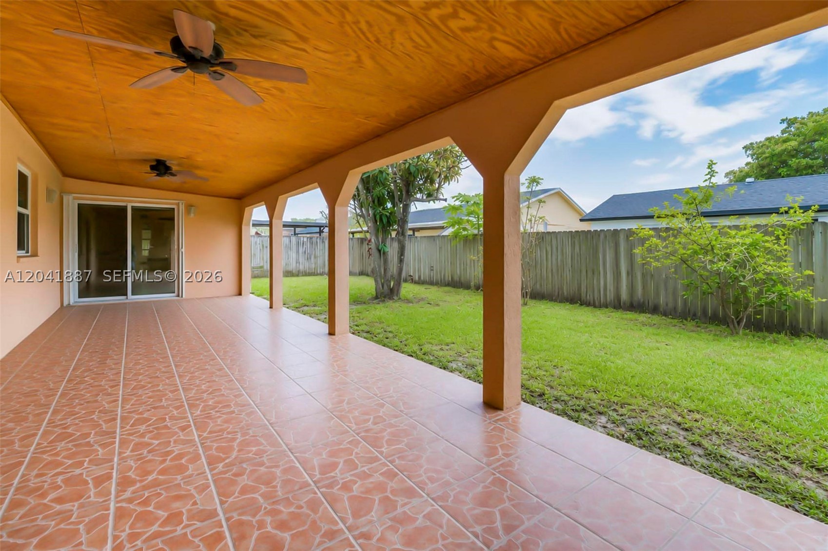 COUNTRY LAKE MANORS SEC 3 - Residential