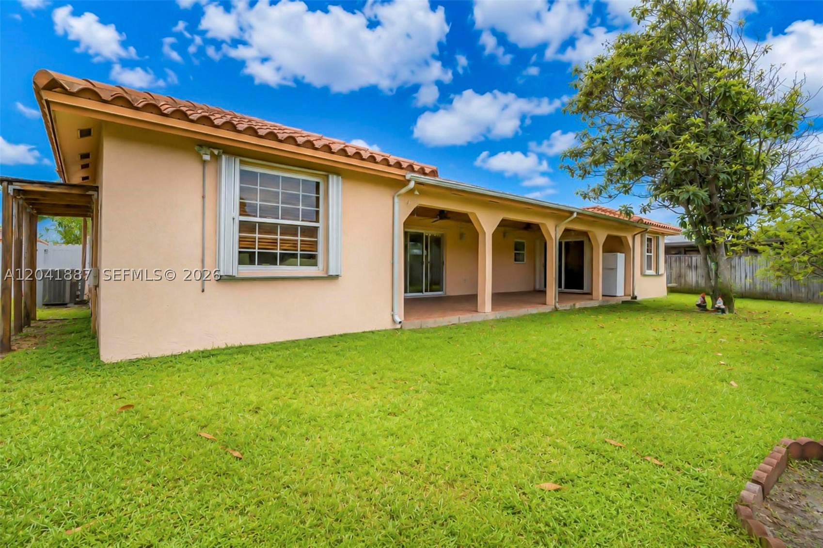 COUNTRY LAKE MANORS SEC 3 - Residential