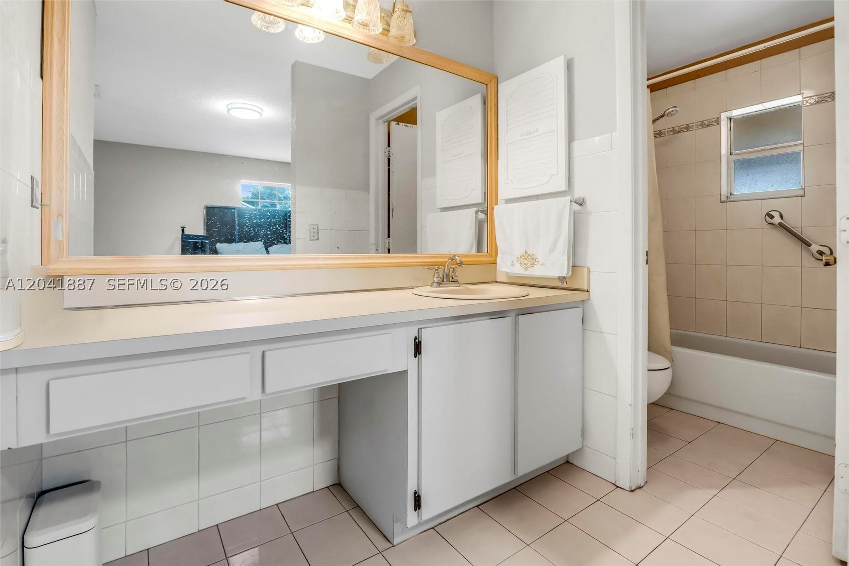 COUNTRY LAKE MANORS SEC 3 - Residential
