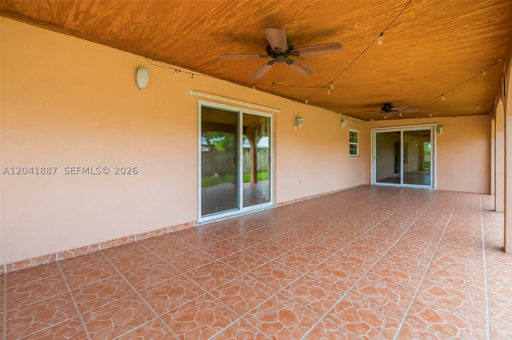COUNTRY LAKE MANORS SEC 3 - Residential