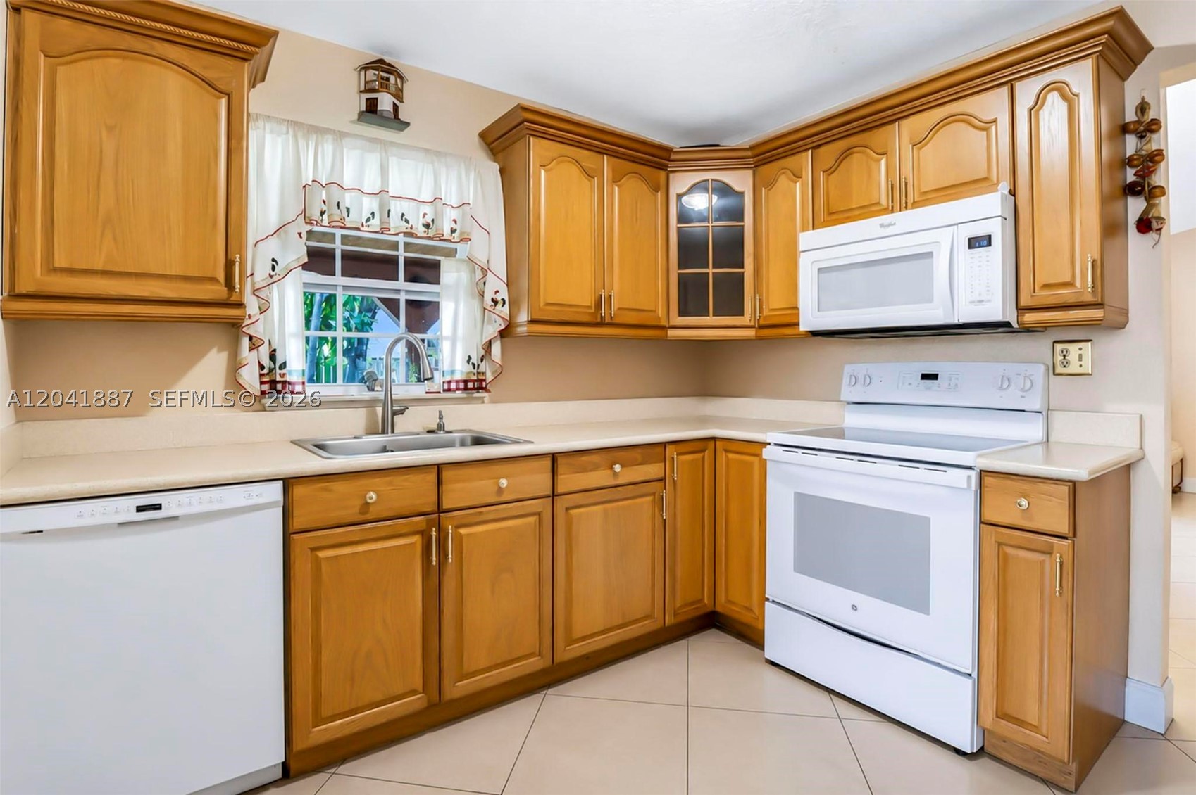 COUNTRY LAKE MANORS SEC 3 - Residential