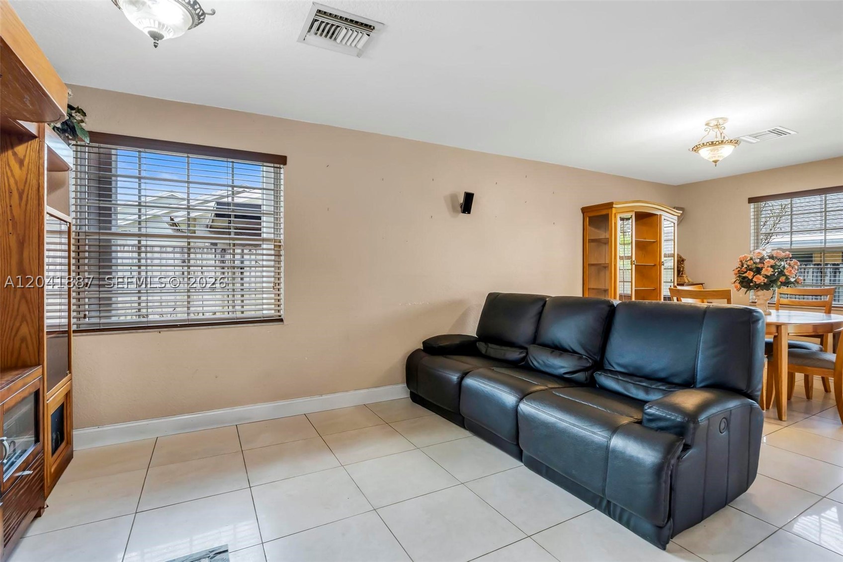 COUNTRY LAKE MANORS SEC 3 - Residential